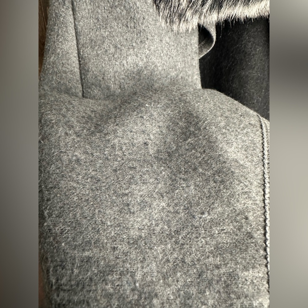 Sioni•size S/M•Shawl Vest•Faux-Fur Collar Size - Picture 7 of 8